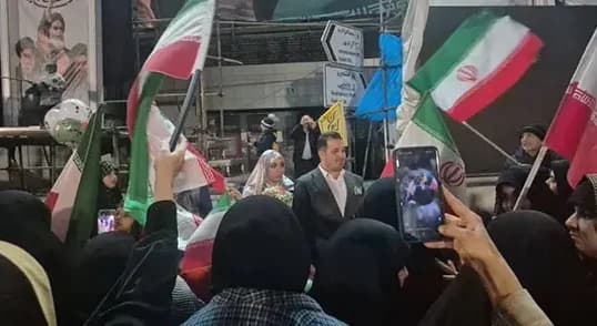 عکس عروس و داماد در تجمع‌های شبانه تهران