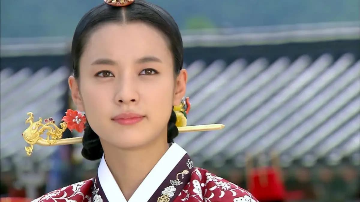 از نظافتچی قصر تا تخت پادشاهی؛ فاش شدن رازهای مگو در زندگی واقعی دونگی!