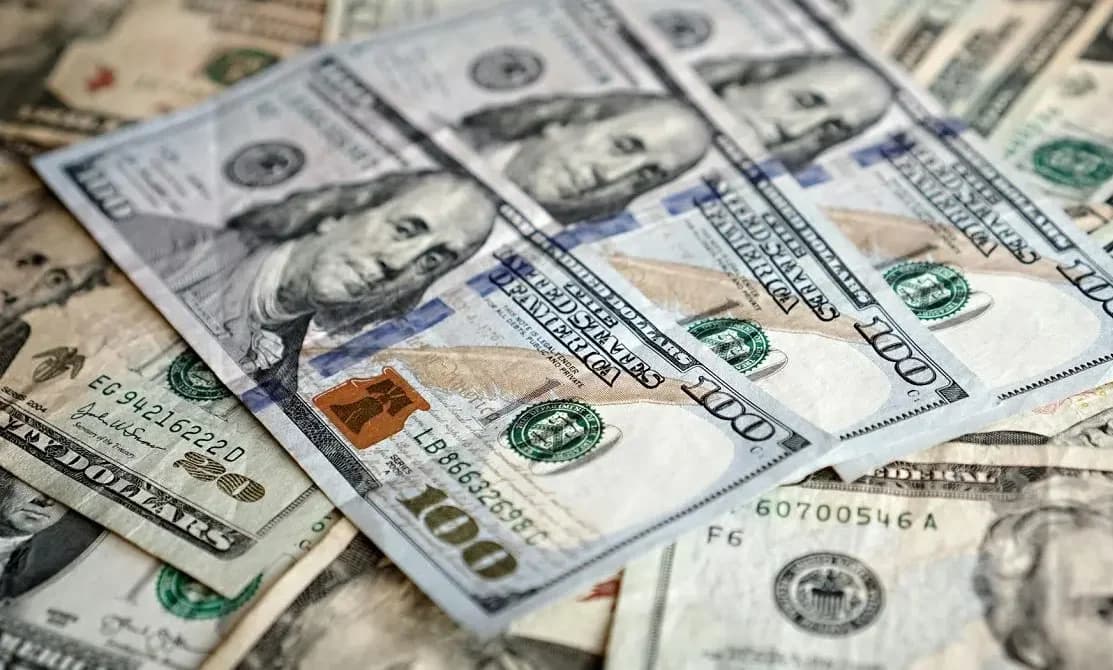 آخرین تغییر قیمت دلار امروز دوشنبه 1 تیر 1405؛ عقب نشینی 700 تومانی