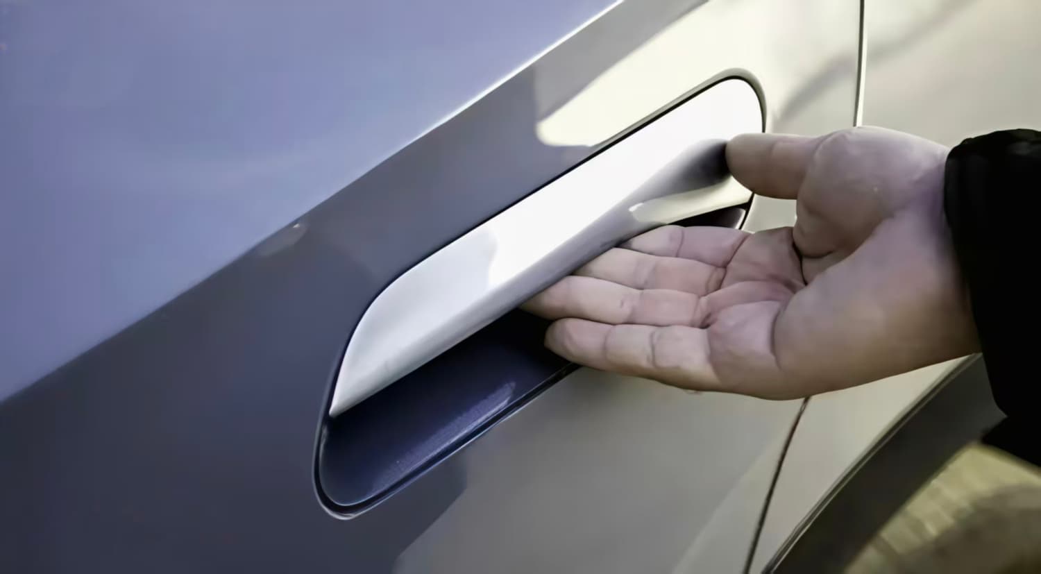 استاندارد ایمنی جدید خودروهای چینی / استفاده از دستگیره مخفی‌شونده ممنوع شد