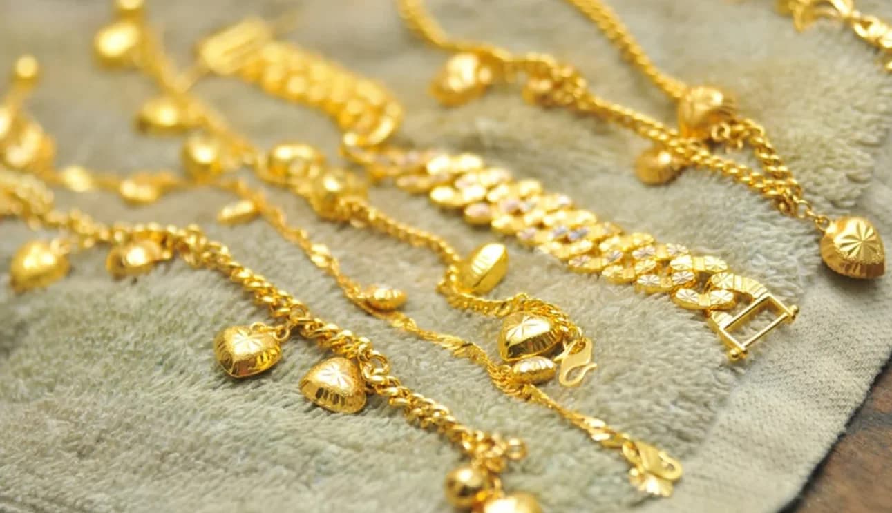 آخرین قیمت طلا و سکه امروز یکشنبه ۲۴ اسفند ۱۴۰۴ / ریزش در بازار طلا ادامه دارد