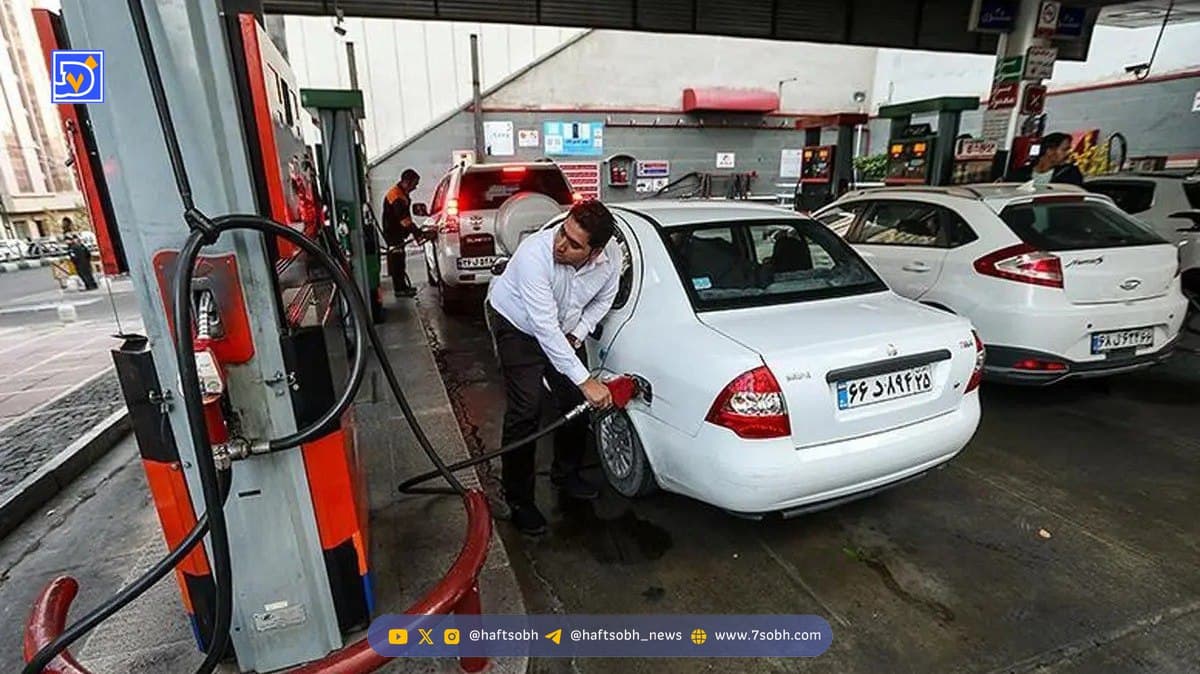 سهمیه بنزین معمولی تغییری نکرده / بنزین سوپر خارج از سهمیه عرضه می‌شود