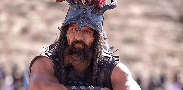 سفر در زمان| یل یل شام در کنار پدر و مادرش