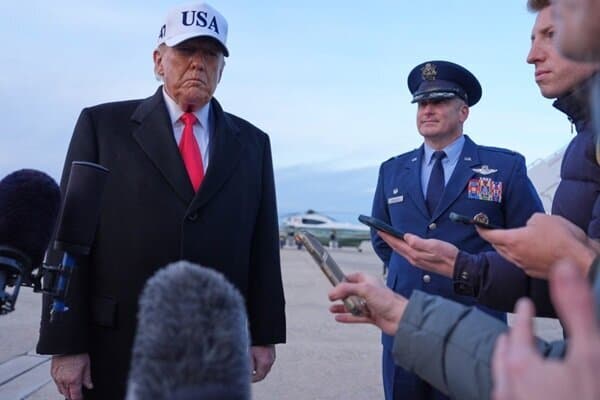 ادعای ترامپ: مردم ایران در جهنم زندگی می‌کنند؛ معترضان در خیابان بمانند!