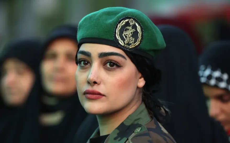 عکس های دختران جان‌فدای ایران در راهپیمایی