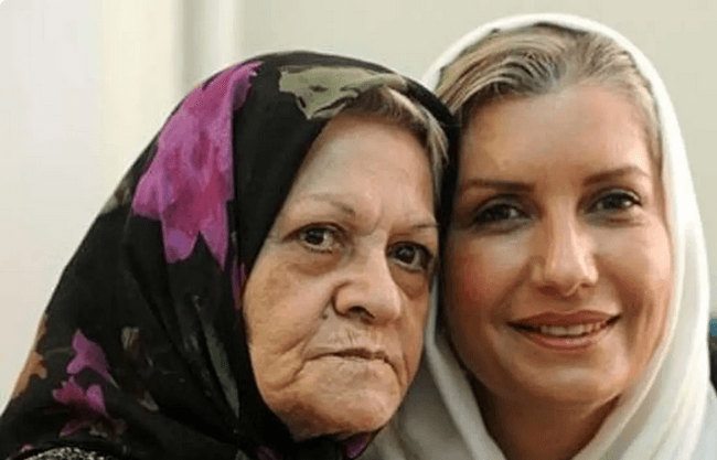 عکس| سفر زمان؛ «مهری ودادیان» و «ایرج قادری» در کنار ضریح امامزاده؛ سال 55