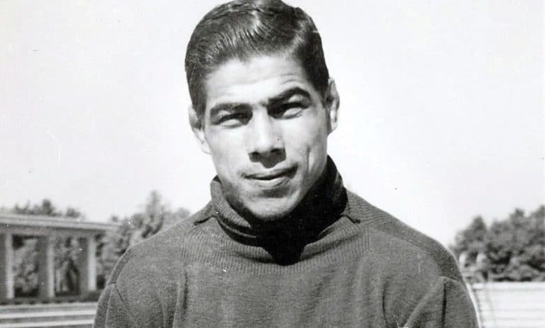 بیوگرافی غلامرضا تختی؛ از خانی‌آباد تا سکوهای المپیک و راز مرگ او+ عکس های خانوادگی