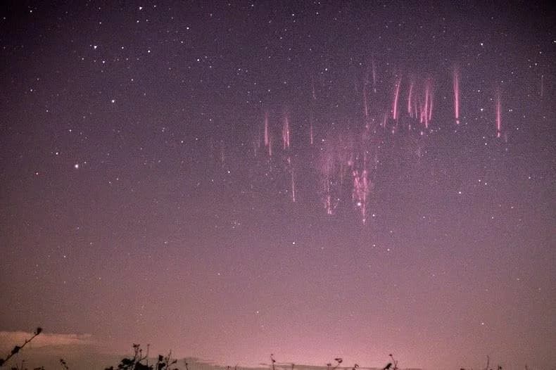 فلر چیست؟ راز جرقه‌های مرموز و ترسناک در آسمان تهران