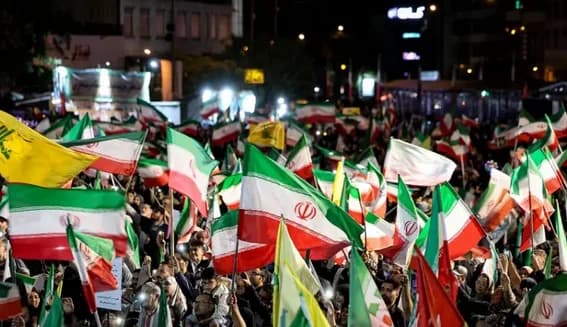 عکس شرکتکننده عشق ابدی در تجمعات امشب تهران!