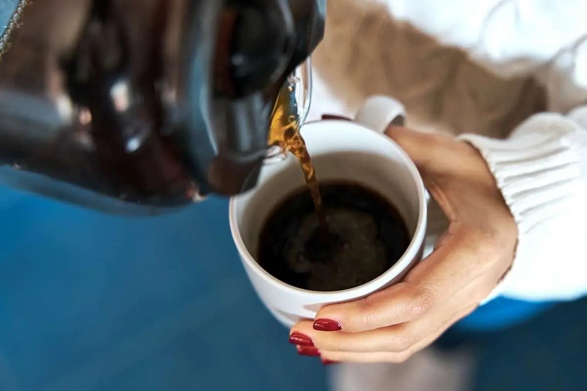 هشدار درباره نوشیدن قهوه قبل از غذا