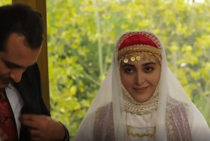 عکس| سفر در زمان؛ «ستاره» در اتاق گریم سریال سوجان؛ سال 1402