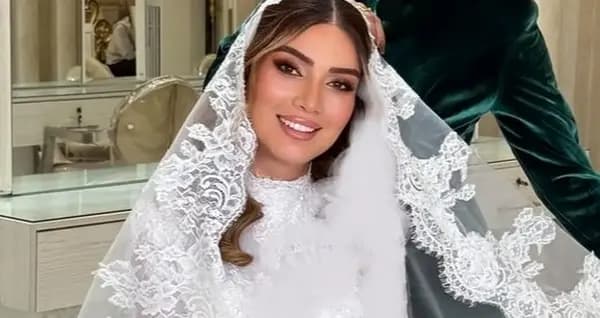 متین ستوده با لباس چینی در قصر یانگوم/ کامران تفتی خشکش زد