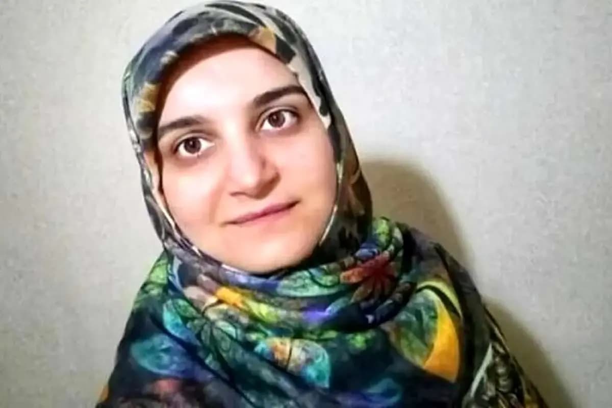 بیوگرافی مهدیه اسفندیاری