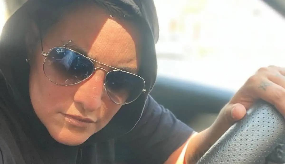 مادر دارا حیایی /  بیوگرافی مونا بانکی پور