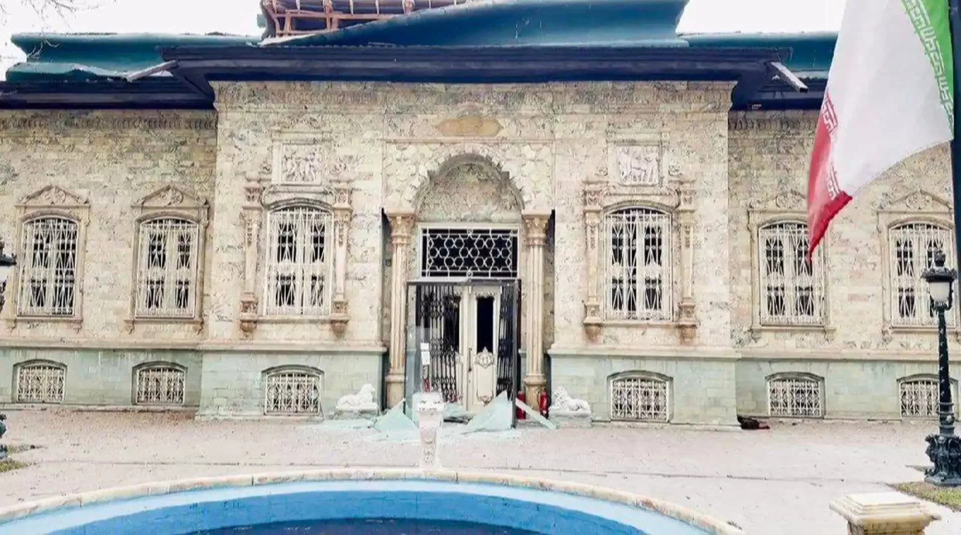 تصاویری از خسارت حمله هوایی به کاخ سعد آباد