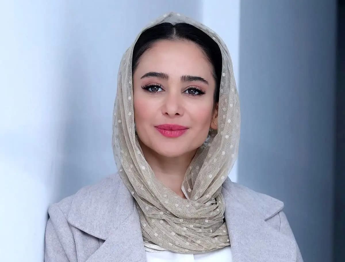 قاب خانوادگی | الناز حبیبی و برادر بلند قامتش