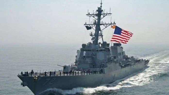 ‌ناوشکن آمریکایی با هشدار قاطع ایران از تنگه هرمز بازگشت