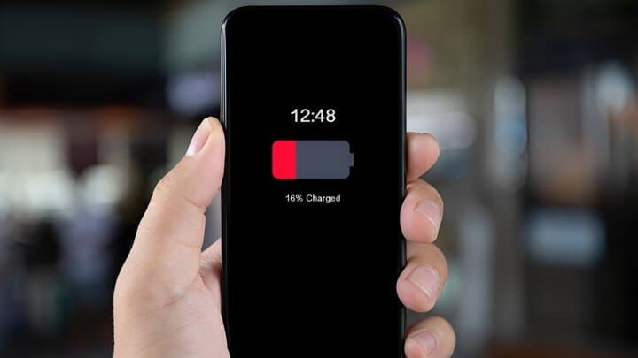 راز دیر رسیدن پیام‌ها و نوتیفیکیشن‌ها / نباید حالت ذخیره باتری گوشی را روشن بگذاریم؟