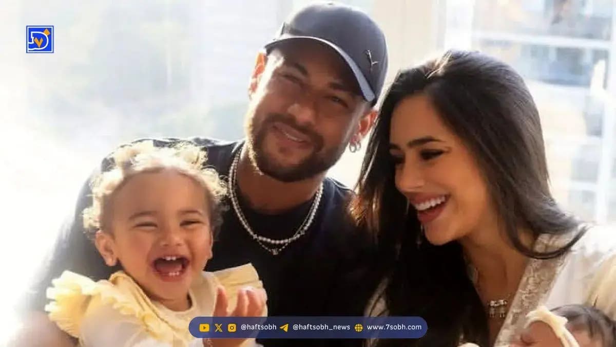 عکس کریسمسی نیمار در کنار همسر و دختران زیبایش