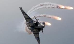 «بمباران های کریسمس» جهان را در بهت فرو برد/ بمباران با بیش از ۲۰۰ بمب افکن «بی ۵۲»!