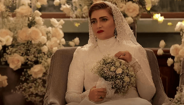 بازیگر زن زخم‌کاری با استایل مشکی در جشنواره فجر