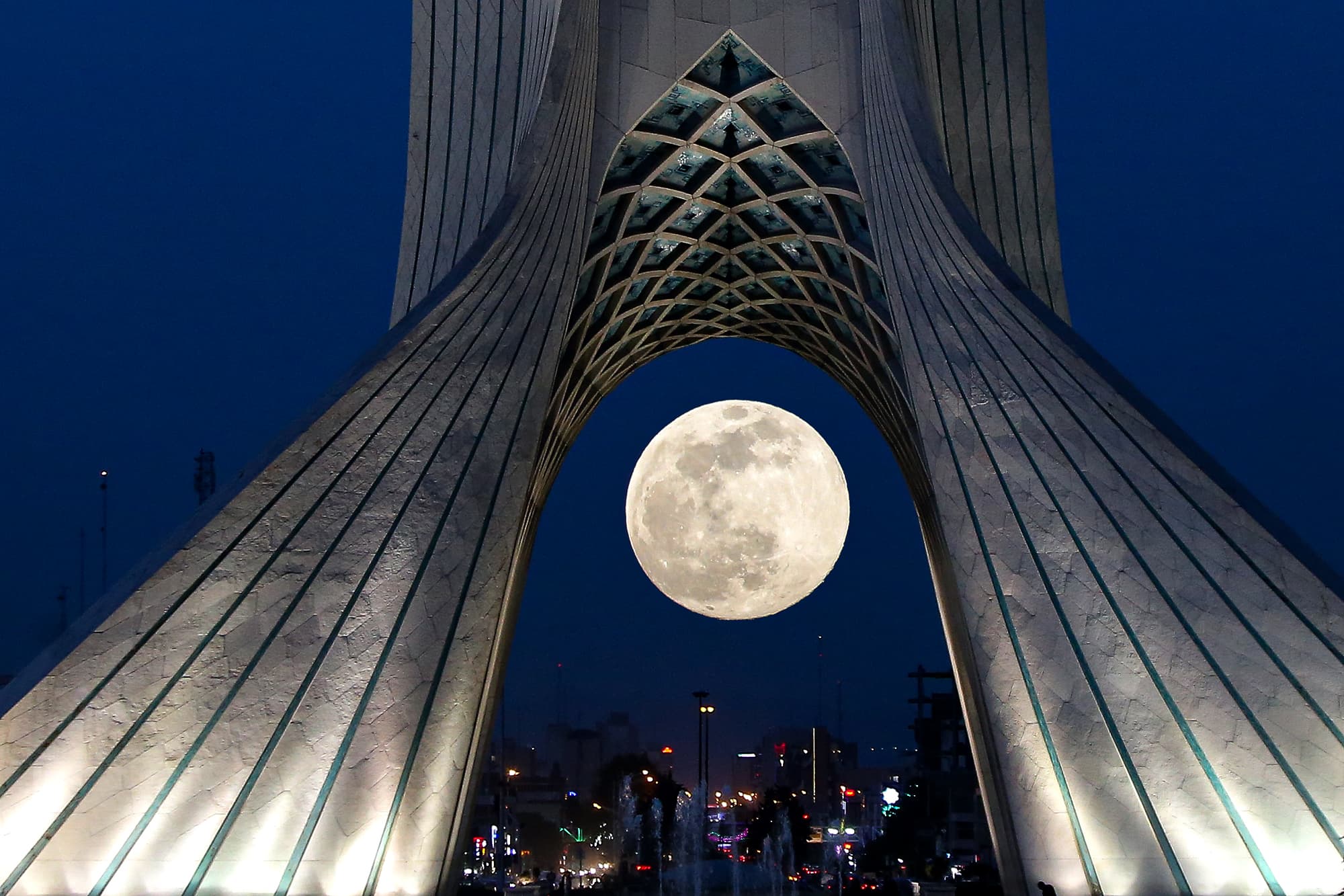 طلوع اَبَرماه گرگ؛ درخشان ترین ماه کامل سال در راه است