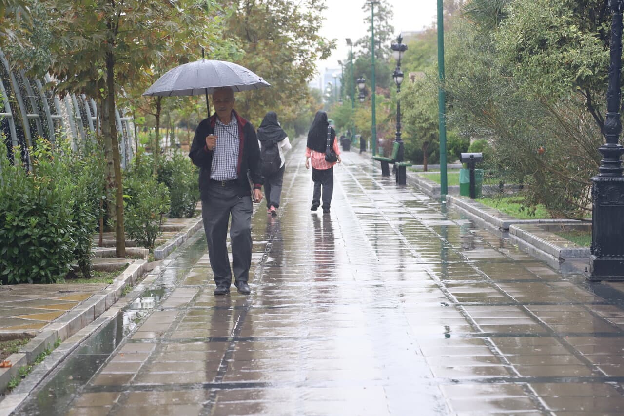 هشدار نارنجی هواشناسی؛ بارش شدید باران در ۹ استان قطعی است/ رگبار و رعد و برق در تهران