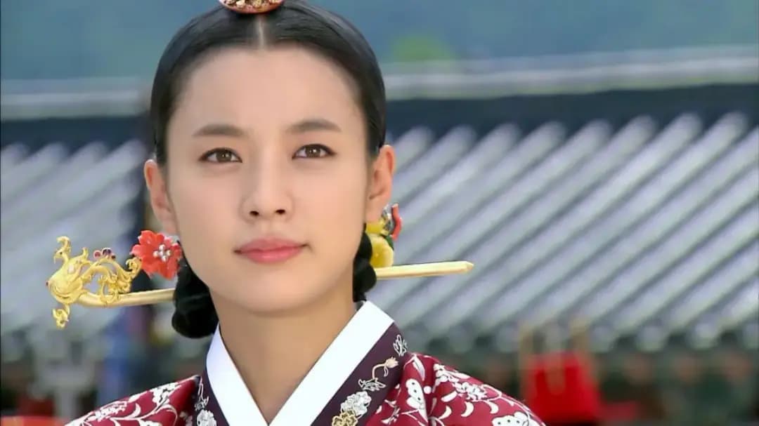 تغییر 100 درصدی دونگی با لباس شب قرمز که باورت نمیشه!