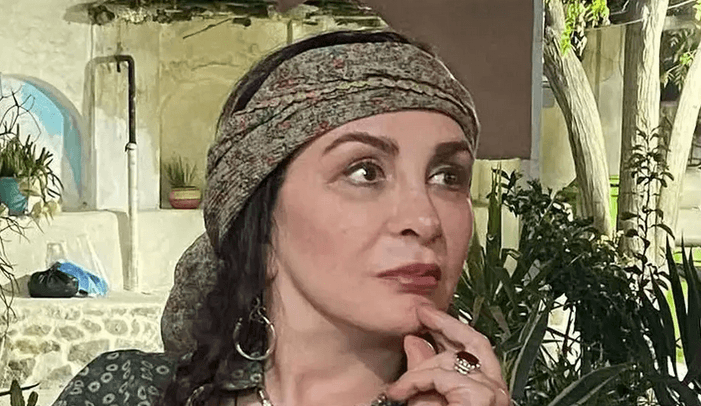 عکس| سفر به سال ۶۵ با عکس نایاب «افسانه بایگان» در ۲۵ سالگی کنار «فخری خوروش»!