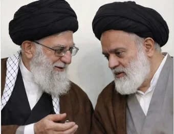 آیت الله سیدمصطفی خامنه‌ای را بیشتر بشناسید؛ پسری که بر پیکر پدر شهید نماز خواند