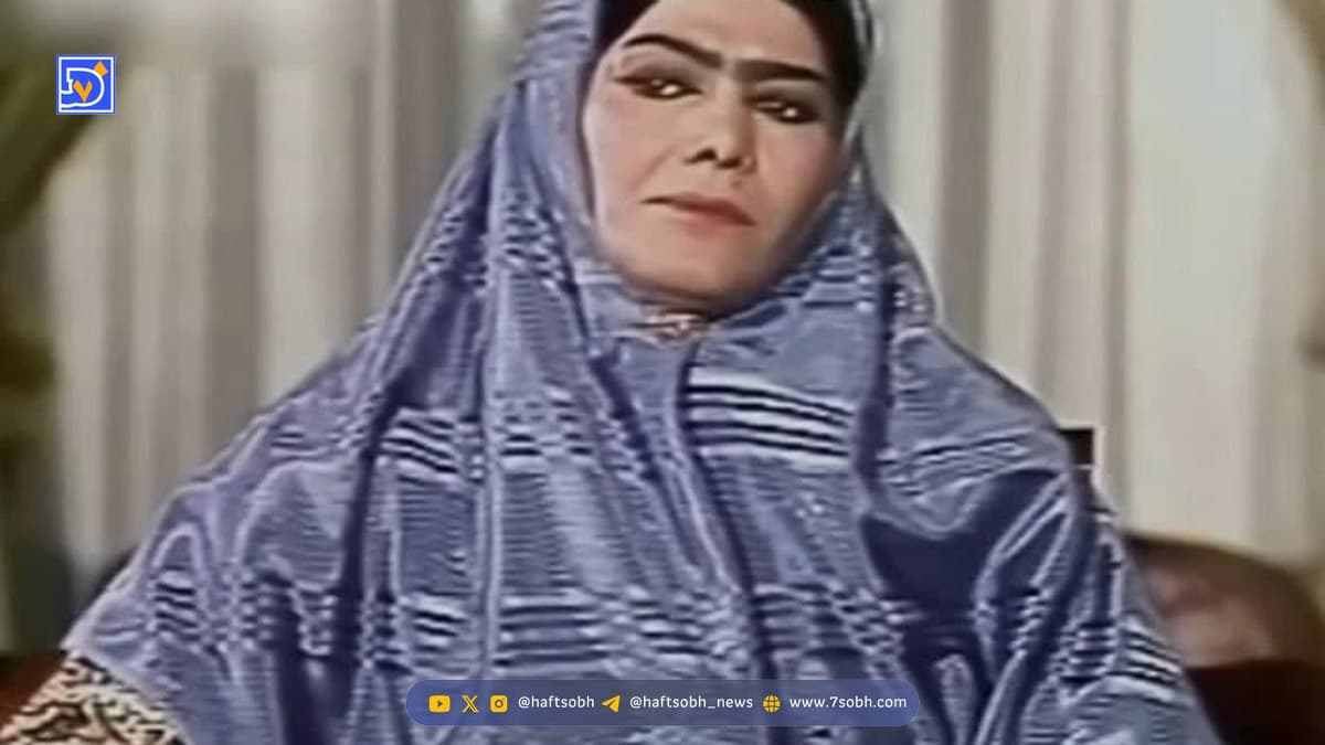 سفر در زمان |  فخری خوروش در ۴۵ سالگی و در کنار عزت‌الله انتظامی