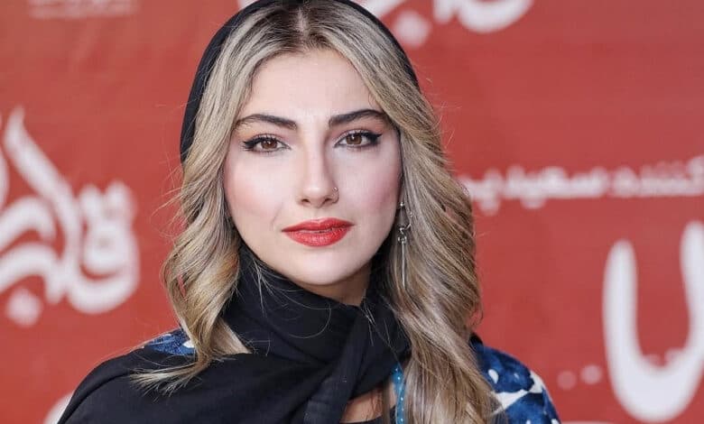 نگاهی به چیدمان خانه محیا دهقانی / از فرش درختی تا آینه کنسول سلطنتی