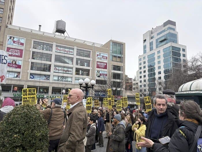 اعتراضات ضد جنگ در ده‌ها شهر آمریکا