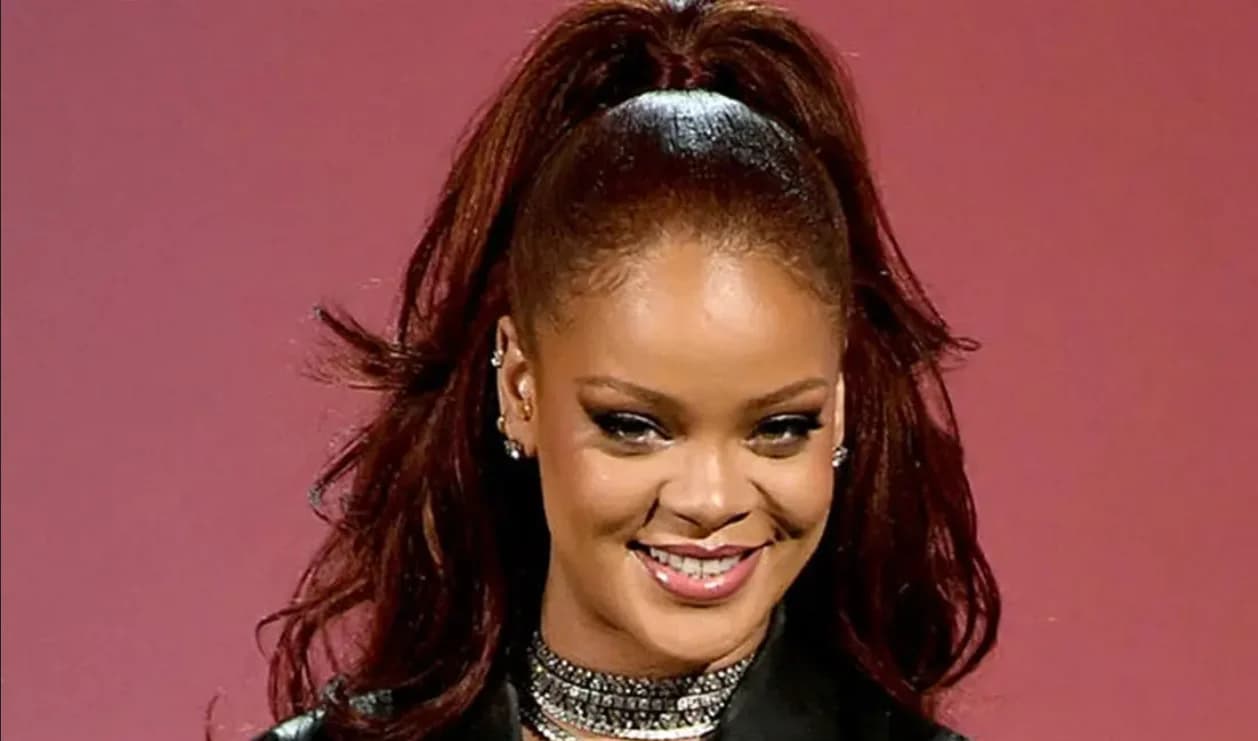 شلیک 10 گلوله به خانه خواننده مشهور/ مظنون دستگیر شد