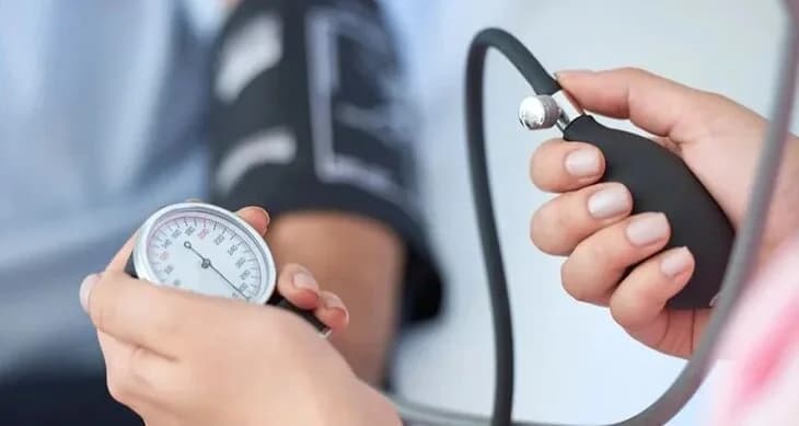 فشار خون بالا را بشناسید؛ از دلایل پنهان تا راه‌های پیشگیری