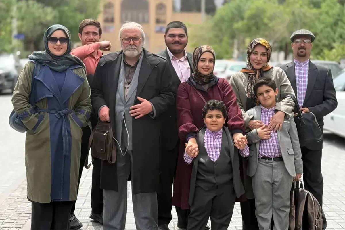 بازیگران سریال صفا با خانواده کنار همسر و خانواده شان