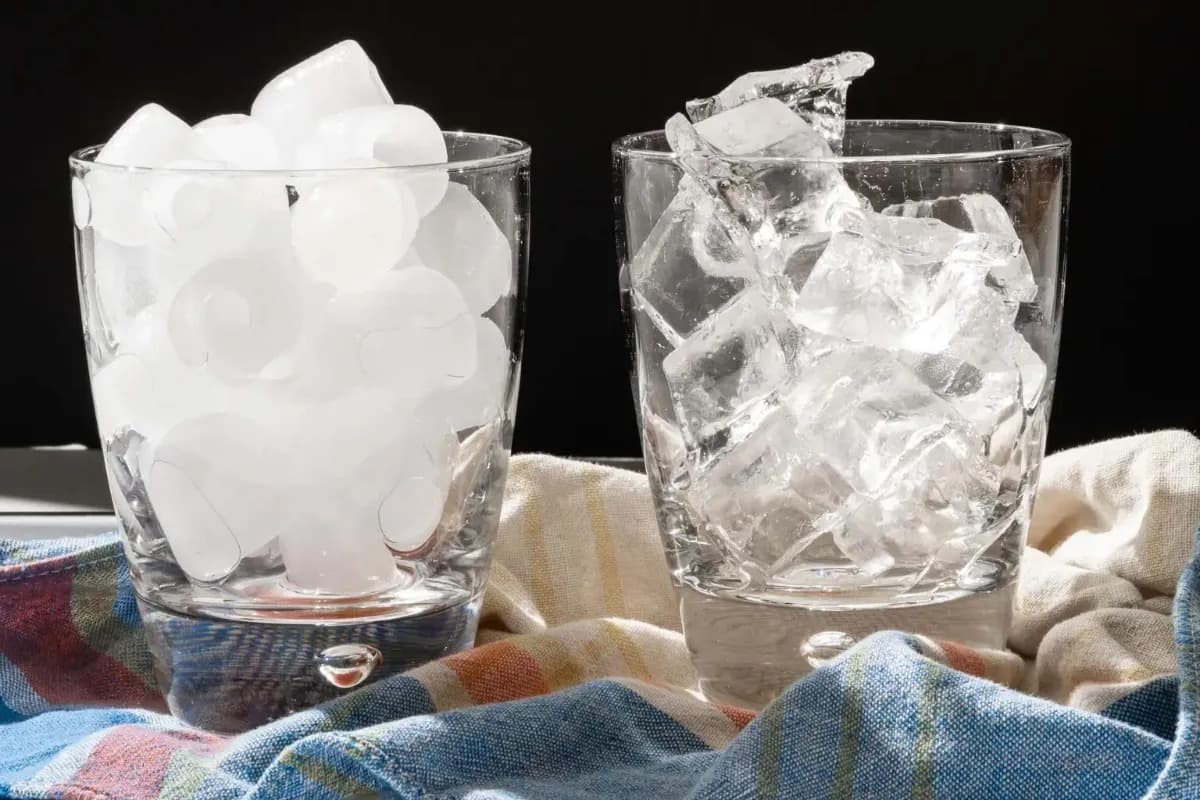 حل معمای ۱۶۶ ساله فارادی؛ چرا سطح یخ حتی قبل از ذوب‌شدن نیمه‌مایع است؟