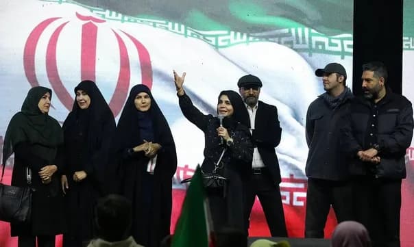 استایل هنرمندان در ویژه برنامه ایران در باغ فردوس