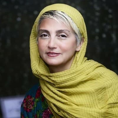 عکس استایل مونوکروم رویا جاویدنیا، بازیگر نقش مادر ارغوان در سریال بازنده / در 59 سالگی شیک و باکلاس!