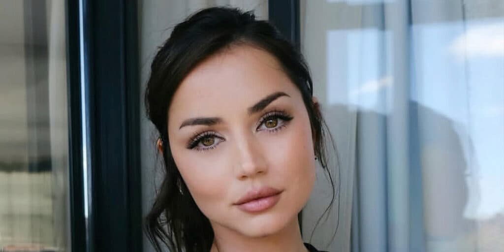 بیوگرافی و آلبوم عروسی خانم بازیگر کراش‌العالمین روی فرش قرمز