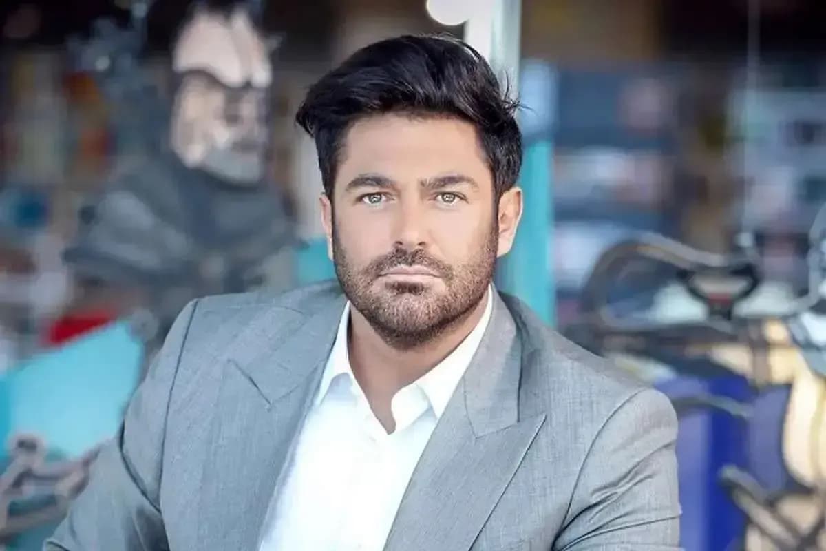 عکس محمدرضا گلزار با شلوار کُردی در لوکس‌ترین پاساژ تهران خبرساز شد