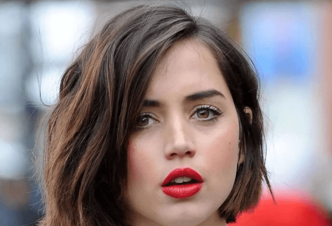 عکس| سفر در زمان؛ «آنا د آرماس» و بن افلک در حال پیاده روی در لس‌آنجلس؛ سال 1399