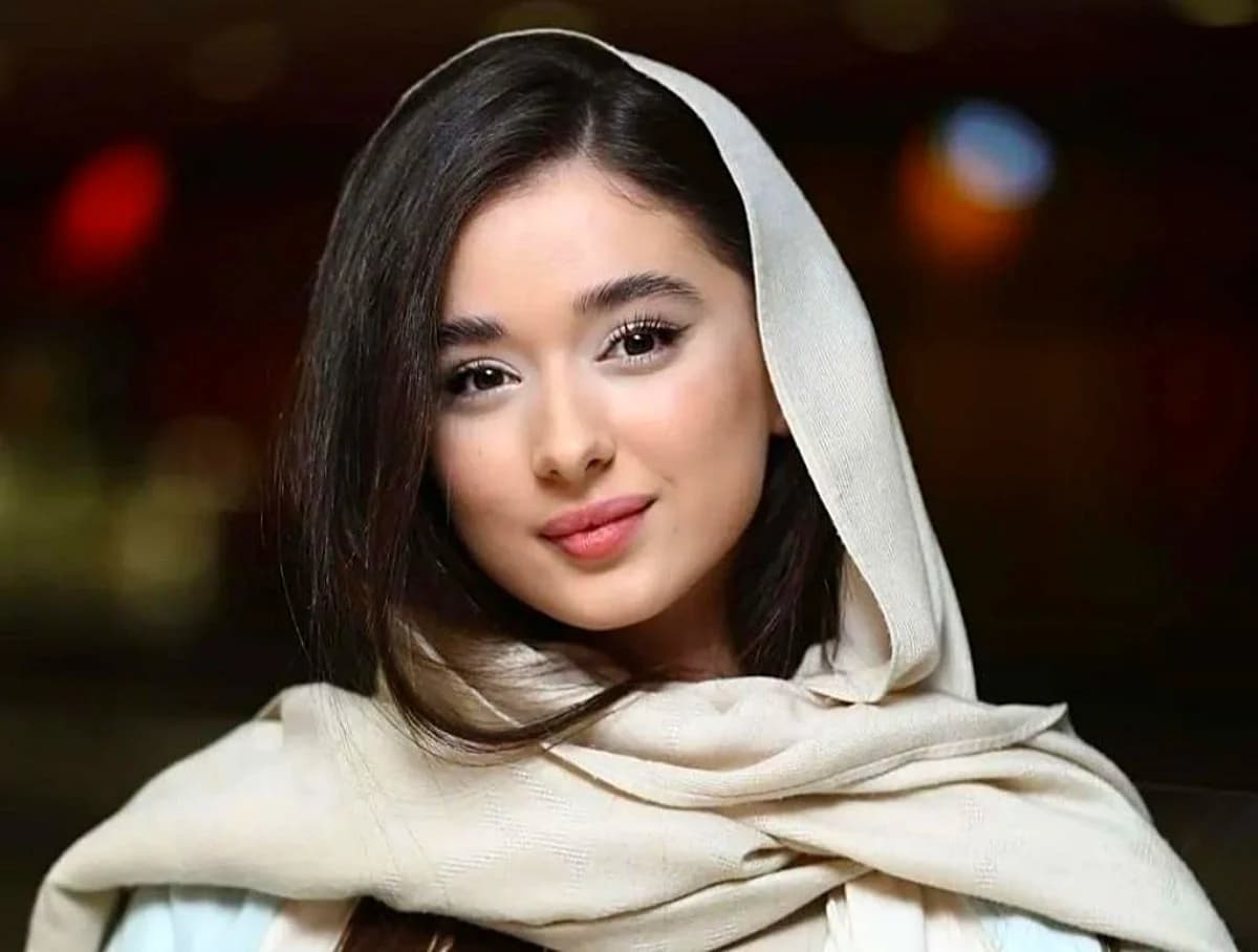 بیوگرافی و سن ساینا روحانی بازیگر نقش آتیه در فیلم غریزه + عکسش با کامران