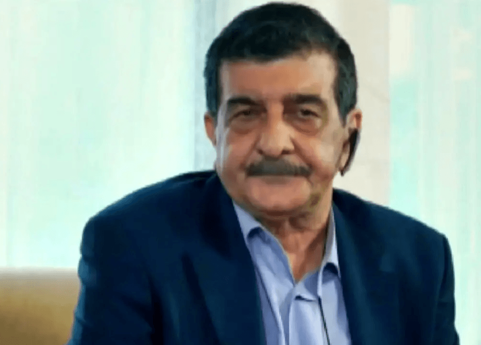 عکس| سفر در زمان؛ «بیاتی» سریال پایتخت 5 در جشن تولد 70 سالگی اش؛ سال 99