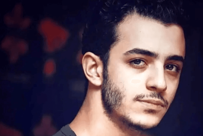 عکس| سفر در زمان؛ «علی شادمان» در کودکی و با چفیه دور سر؛ اواخر دهه 70