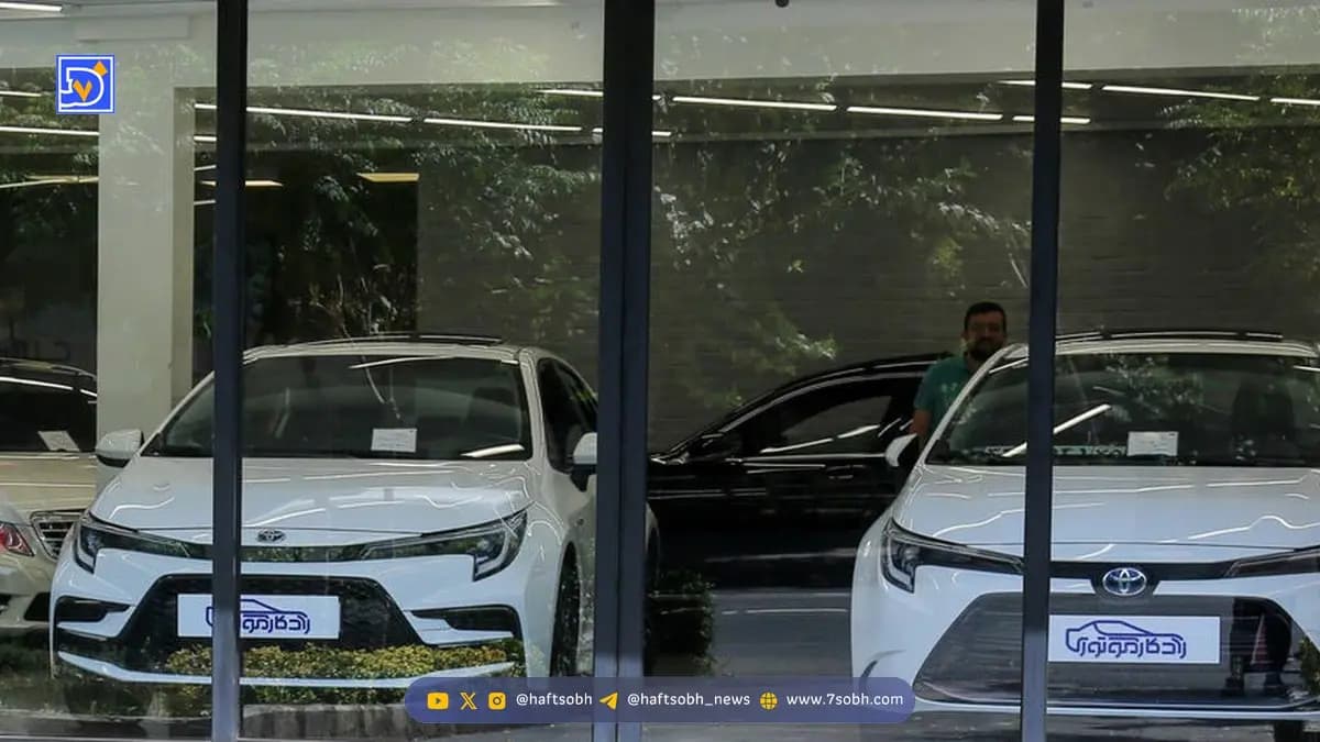 گزارشی از بازار شب عید خودرو / کاهش قیمت در بازار بی‌مشتری