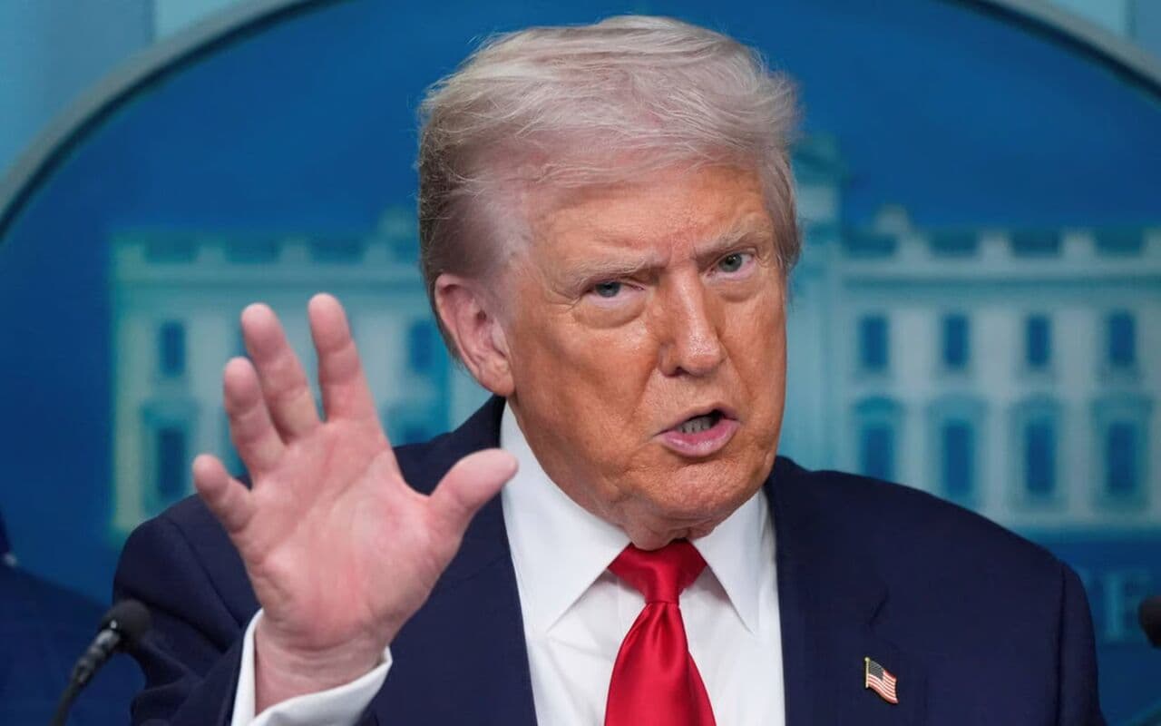 ترامپ: «ما ناوگان بزرگی به سمت ایران در حرکت داریم.»