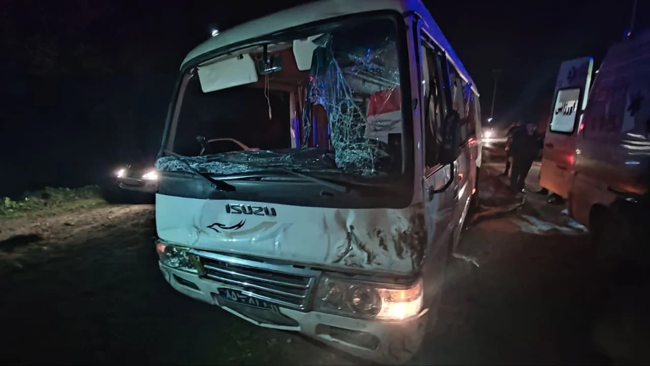 جان‌باختن ۶ زن و کودک در حادثه سقوط مینی بوس در مسیر گناباد به کاشمر