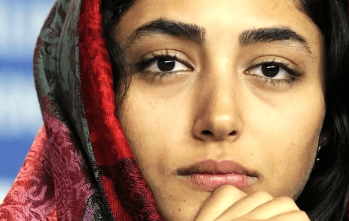 عکس| سفر زمان؛ «گلشیفته فراهانی» 19 ساله در پشت‌صحنه پنجمین فیلمش؛ سال 81