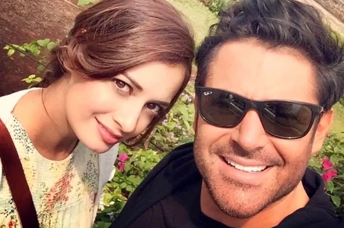 عکس| سفر زمان؛ «محمدرضا گلزار» و «دیا میرزا» در سواحل هندوستان؛ سال 94